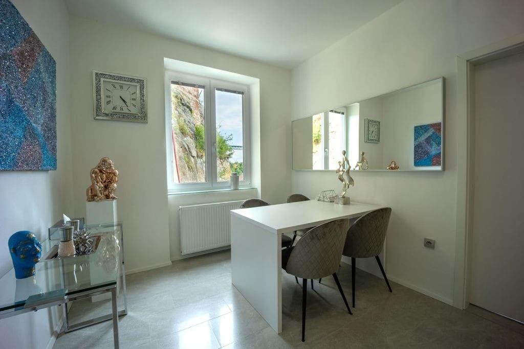 Ruhige Unterkunft Mit Einer Schoenen Aussicht Appartement Znojmo Buitenkant foto